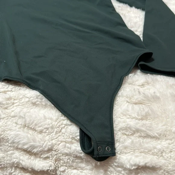 ABERCROMBIE AND FITCH BODYSUIT - Picture 2 of 4